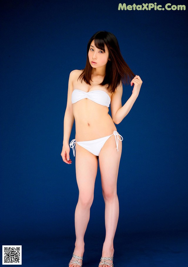 Miho Yuzuki - Australia Nude Pee No.8d3a06